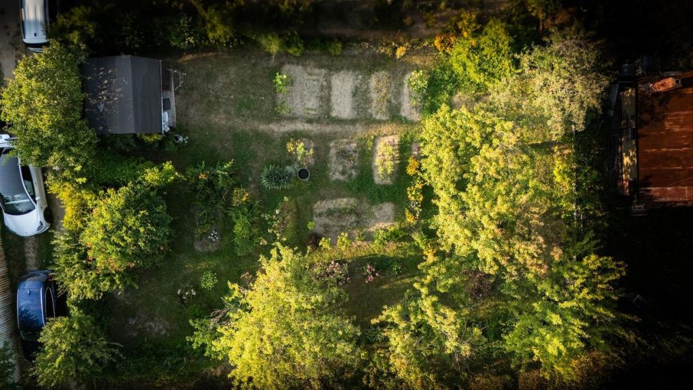 Záhrada 400 m² s drevenou chatkou, Košice - SEVER, Kalvária