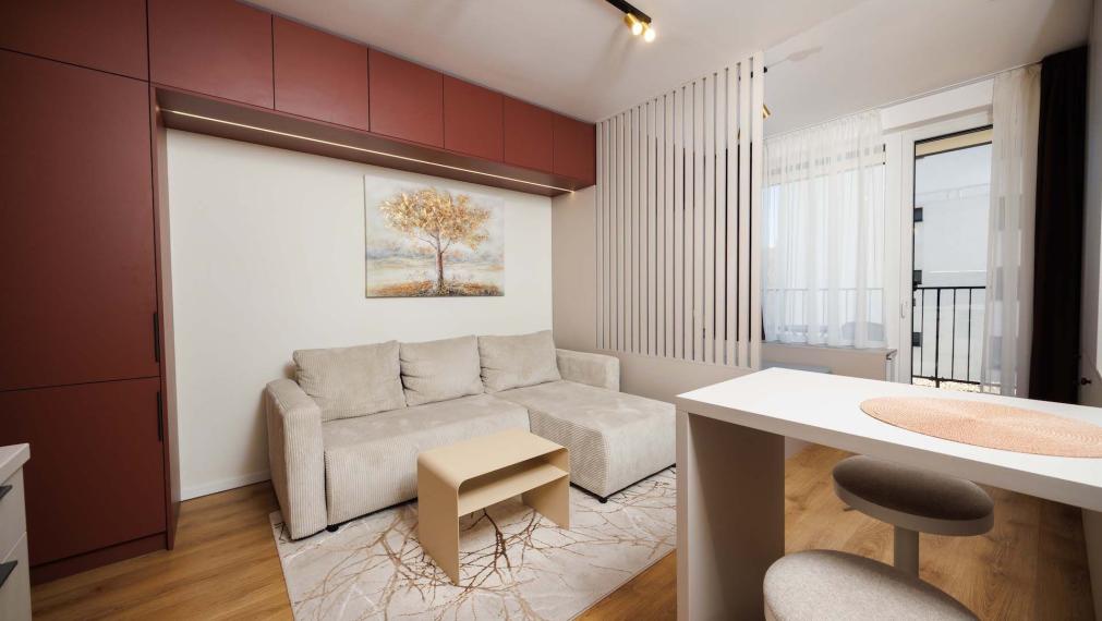 PRENÁJOM: 1-izb. byt s TERASOU A PARKOVANÍM – NOVOSTAVBA BYTY POPRADSKÁ, KE - Západ, plne zariadený, voľný okamžite