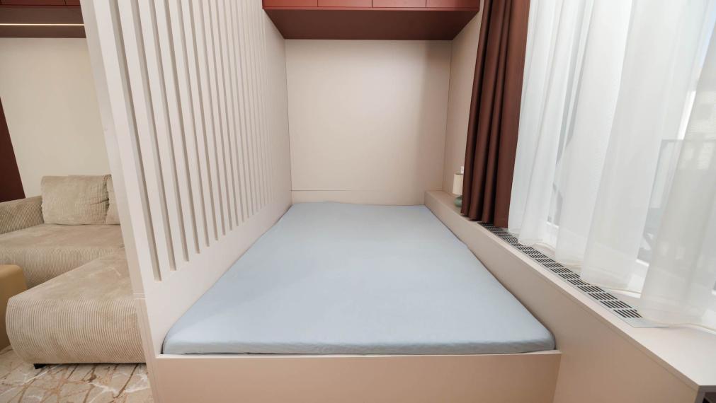 PRENÁJOM: 1-izb. byt s TERASOU A PARKOVANÍM – NOVOSTAVBA BYTY POPRADSKÁ, KE - Západ, plne zariadený, voľný okamžite