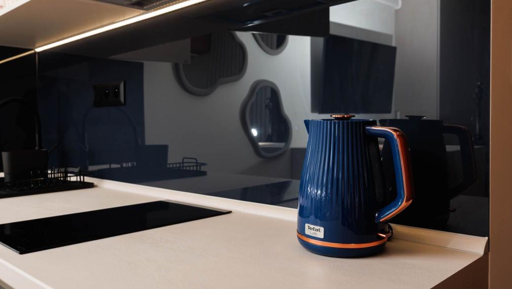 PRENÁJOM: 1-izb. byt s TERASOU A PARKOVANÍM – NOVOSTAVBA BYTY POPRADSKÁ, KE - Západ, plne zariadený, voľný okamžite