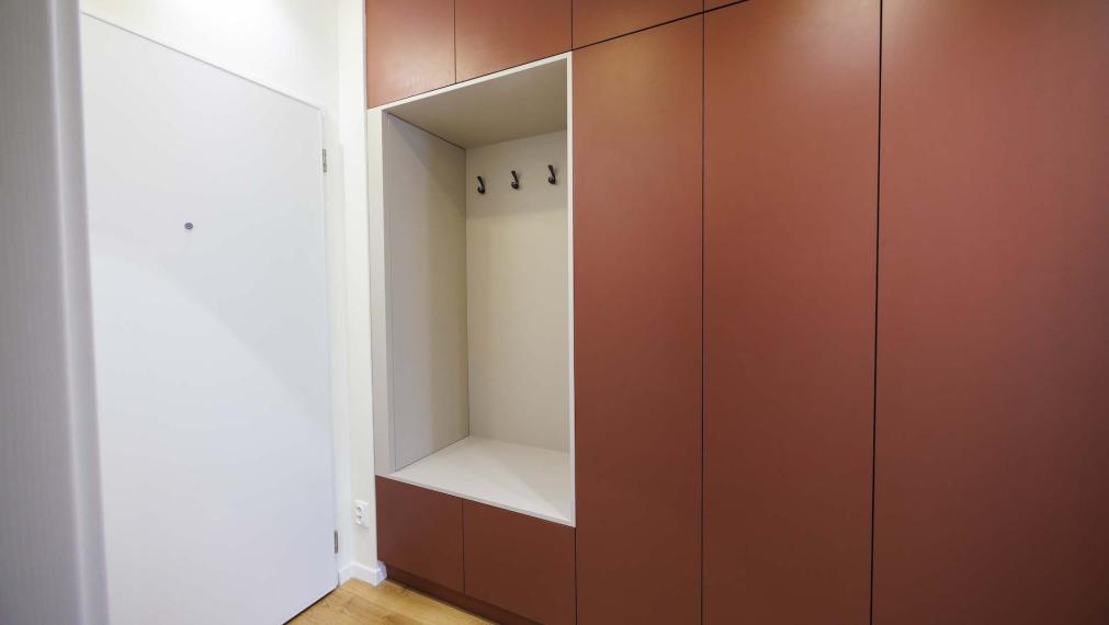 PRENÁJOM: 1-izb. byt s TERASOU A PARKOVANÍM – NOVOSTAVBA BYTY POPRADSKÁ, KE - Západ, plne zariadený, voľný okamžite