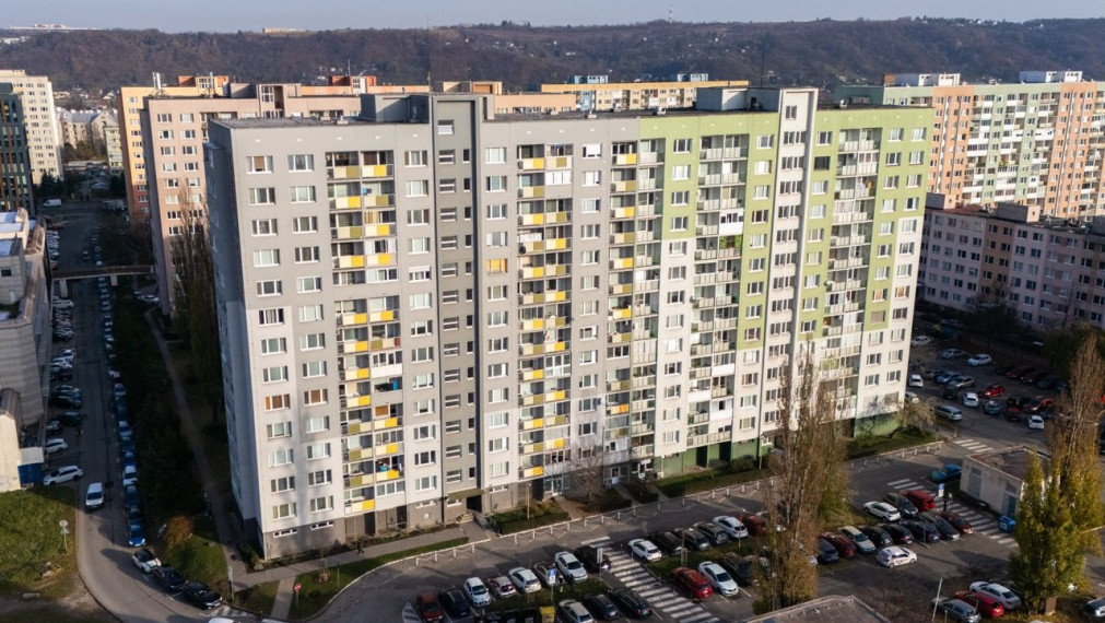 NOVÁ REKONŠTRUKCIA 3 izbový byt 65 m2, Palárikova ul.(pri Auparku), 1. poschodie, 2x loggia(zasklená)