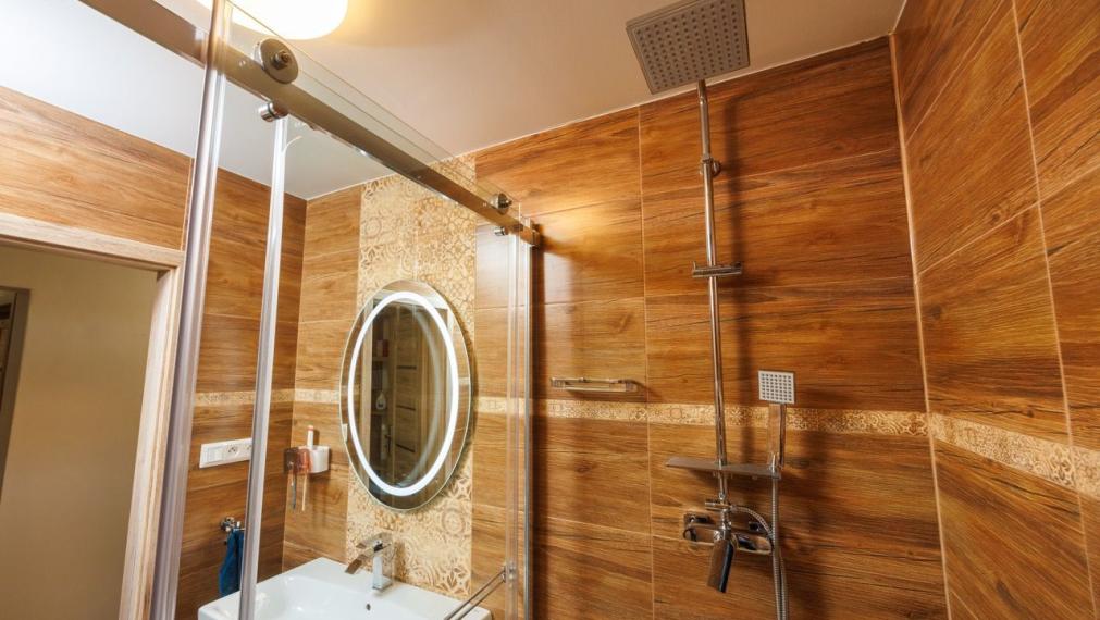 NOVÁ REKONŠTRUKCIA 3 izbový byt 65 m2, Palárikova ul.(pri Auparku), 1. poschodie, 2x loggia(zasklená)