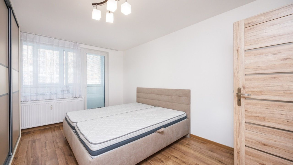 NOVÁ REKONŠTRUKCIA 3 izbový byt 65 m2, Palárikova ul.(pri Auparku), 1. poschodie, 2x loggia(zasklená)