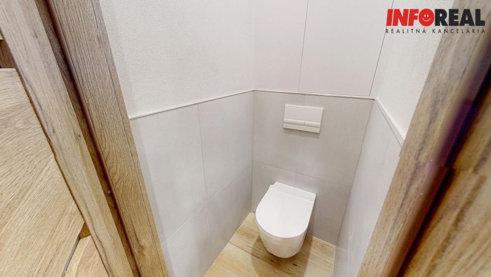 PRENÁJOM. 3 izb. byt, kompl. rek., 68 m2, 5/5 p., loggia, pivnica, Košice - Terasa