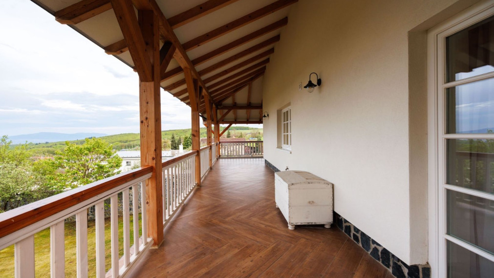 DOM BAŠKA, 350 M2 ÚŽ. PLOCHA, 882 M2 POZEMOK, VŠETKY IS