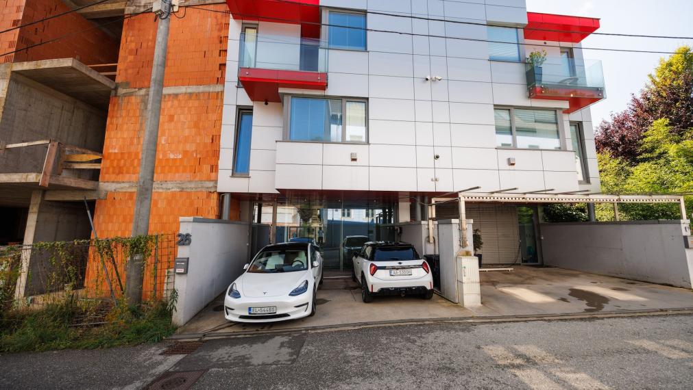 NOVÁ CENA - DOM FLORIANSKA UL., STARÉ MESTO, 2x parking