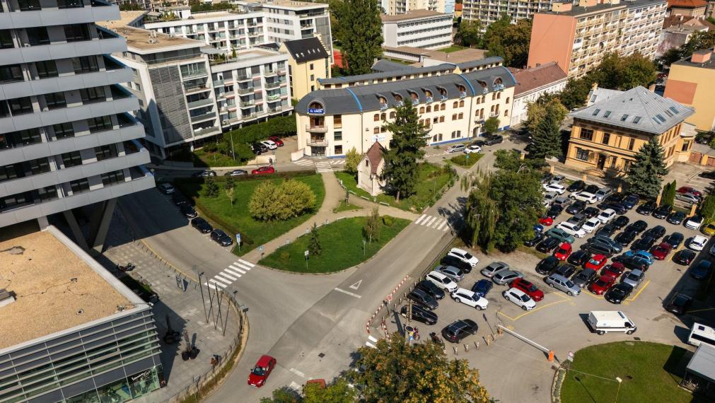 NOVÁ CENA - DOM FLORIANSKA UL., STARÉ MESTO, 2x parking