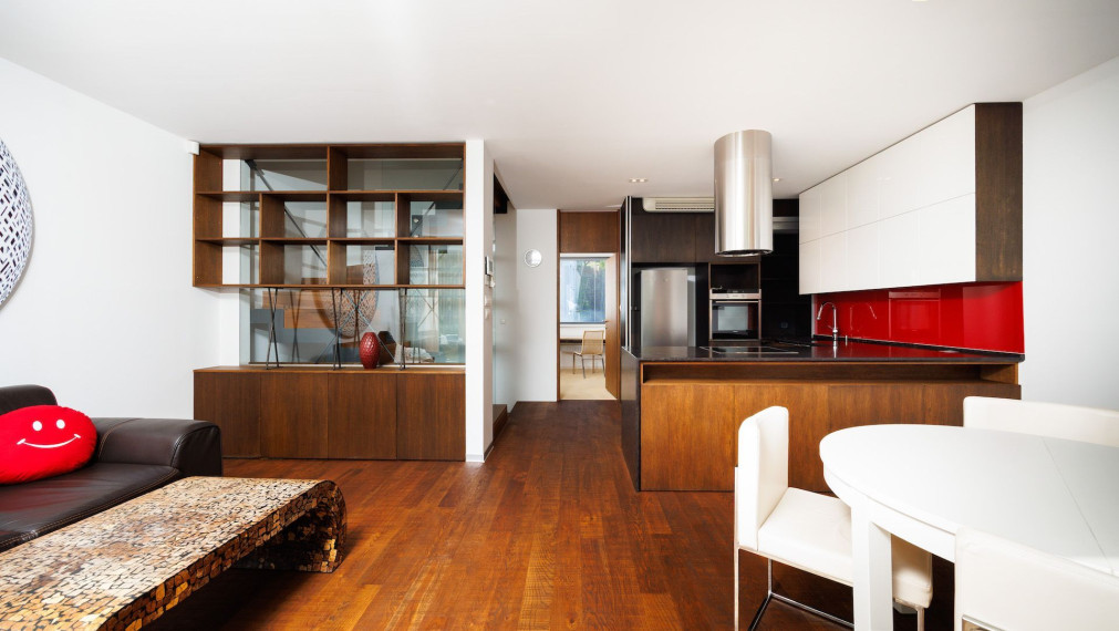 REZEVOVANÉ.  DOM FLORIANSKA UL., STARÉ MESTO, 2x parking