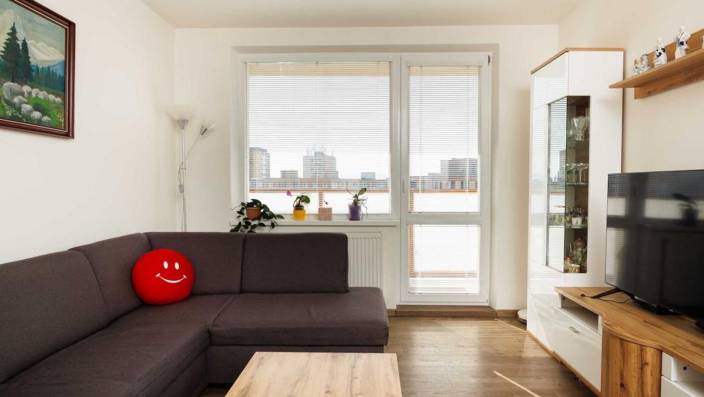 NOVINKA: 3 izb. byt s loggiou, KOMPL. REK., zariadený, 8p./13, Košice - Nad Jazerom.