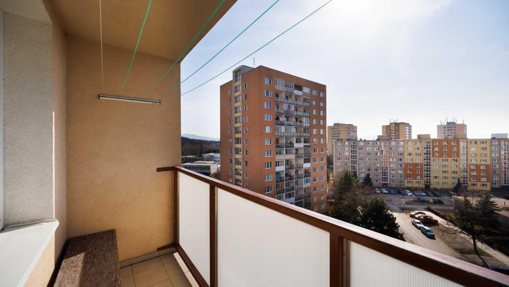 NOVINKA: 3 izb. byt s loggiou, KOMPL. REK., zariadený, 8p./13, Košice - Nad Jazerom.