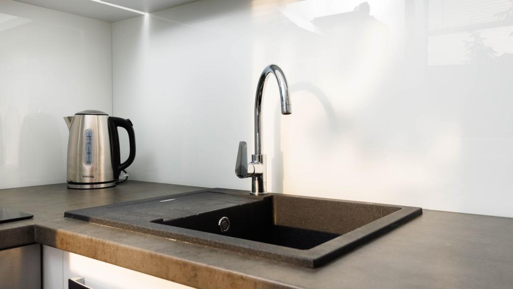 PRENÁJOM: 1-izb. PRI NEMOCNICI | zariadený | Loggia | Kompletne rekonštruovaný