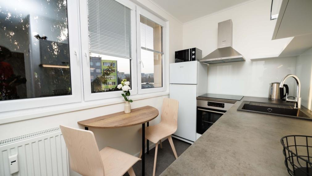 PRENÁJOM: 1-izb. PRI NEMOCNICI | zariadený | Loggia | Kompletne rekonštruovaný