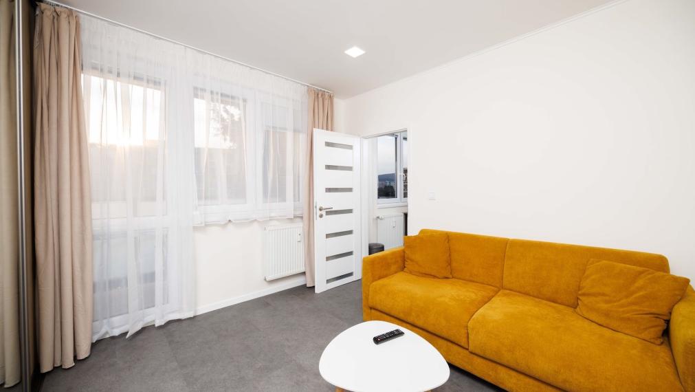 PRENÁJOM: 1-izb. PRI NEMOCNICI | zariadený | Loggia | Kompletne rekonštruovaný