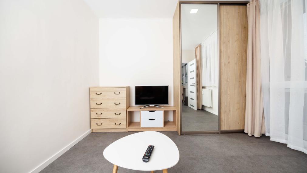 PRENÁJOM: 1-izb. PRI NEMOCNICI | zariadený | Loggia | Kompletne rekonštruovaný