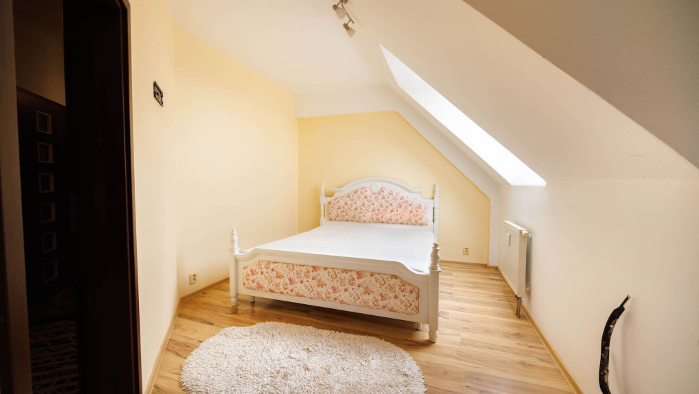 3 izbový byt 105 m2, Krosnianska ul., 6 posch., balkón