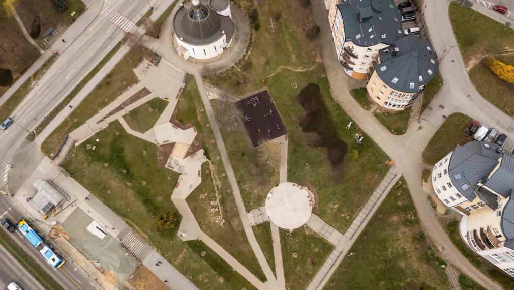 3 izbový byt 105 m2, Krosnianska ul., 6 posch., balkón