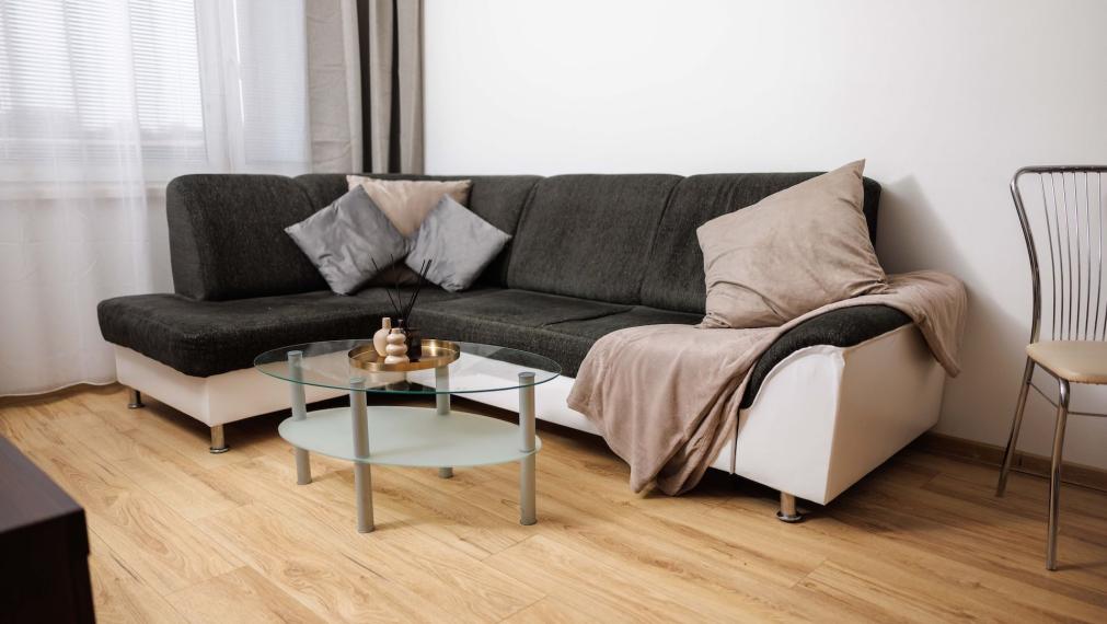 NOVINKA: 1,5 izb. byt po rekonštrukcii, Branisková ul., zariadený, 6./7.p., Košice - Staré mesto