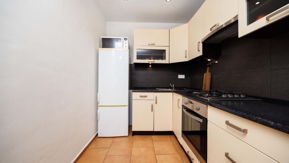 NOVINKA: 1,5 izb. byt po rekonštrukcii, Branisková ul., zariadený, 6./7.p., Košice - Staré mesto