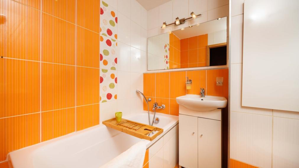 NOVINKA: 1,5 izb. byt po rekonštrukcii, Branisková ul., zariadený, 6./7.p., Košice - Staré mesto