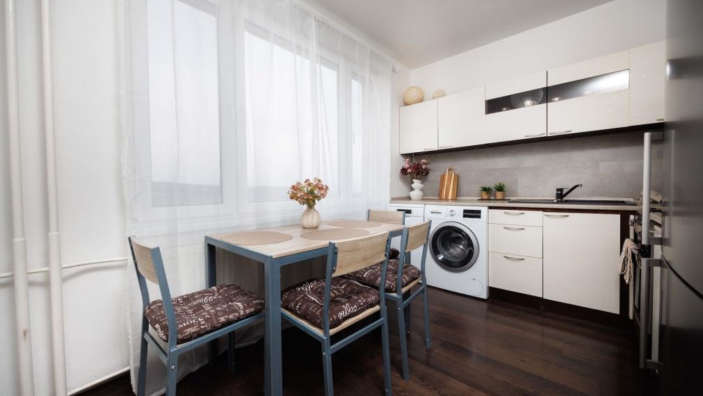 TOP: 2izb. byt, Užhorodská ul., kompl. rek., krásny výhľad, 9/10.p., Košice - JUH