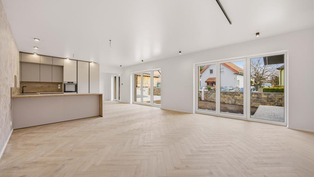 Rozhanovce | Novostavba: 5-izbový BUNGALOV, 3 kúpelne, TERASA, v nadštandarde s kuchyňou aj klímou 