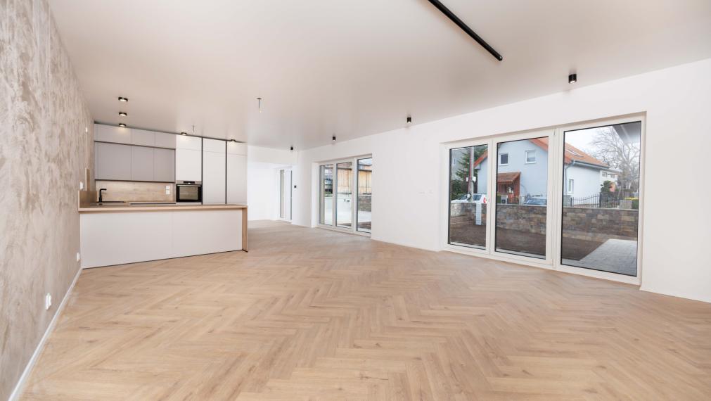 Rozhanovce | Novostavba: 5-izbový BUNGALOV, 3 kúpelne, TERASA, v nadštandarde s kuchyňou aj klímou 