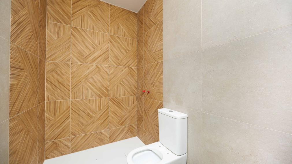 Rozhanovce | Novostavba: 5-izbový BUNGALOV, 3 kúpelne, TERASA, v nadštandarde s kuchyňou aj klímou 