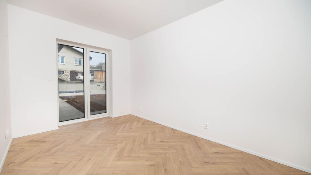 Rozhanovce | Novostavba: 5-izbový BUNGALOV, 3 kúpelne, TERASA, v nadštandarde s kuchyňou aj klímou 