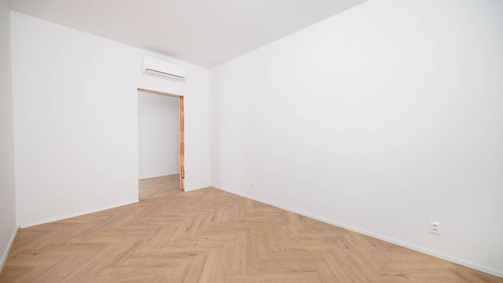 Rozhanovce | Novostavba: 5-izbový BUNGALOV, 3 kúpelne, TERASA, v nadštandarde s kuchyňou aj klímou 