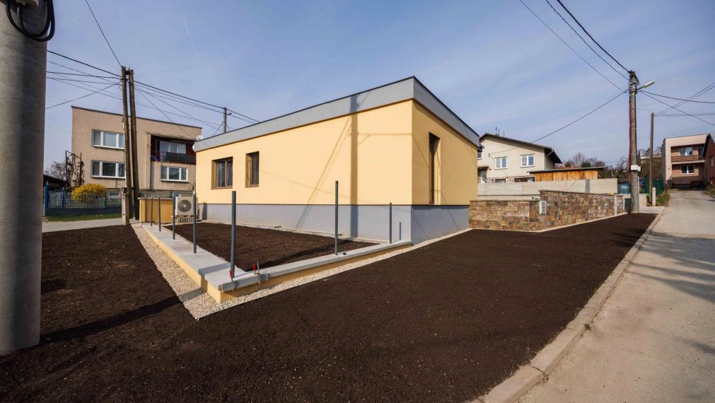 Rozhanovce | Novostavba: 5-izbový BUNGALOV, 3 kúpelne, TERASA, v nadštandarde s kuchyňou aj klímou 