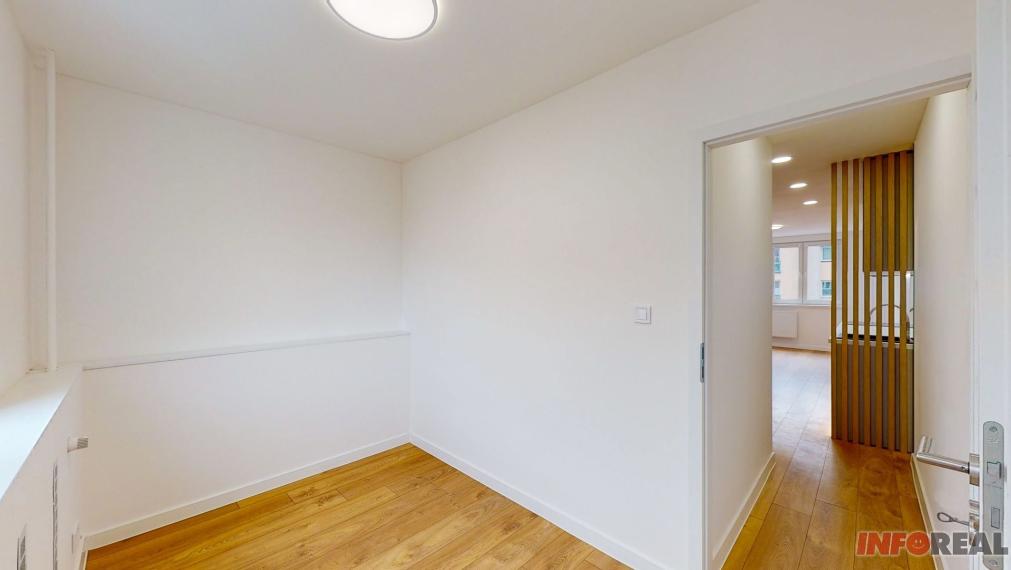 NOVÁ REKONŠTRUKCIA 3 izbový byt 55 m2, Staré Mesto, Hutnícka ul.