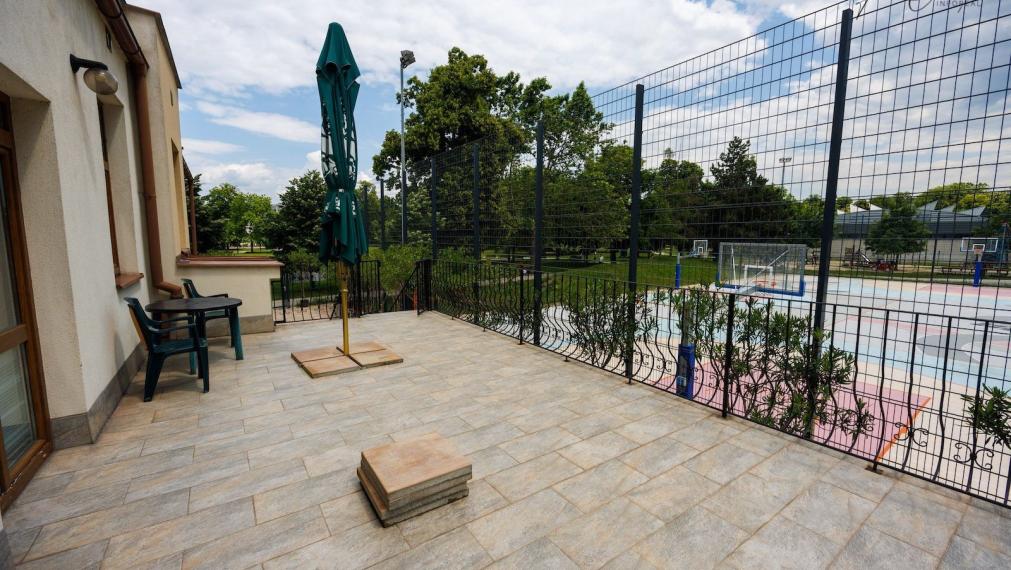 UBYTOVŇA V MESTSKOM PARKU KOŠICE, pozemok, parkovisko