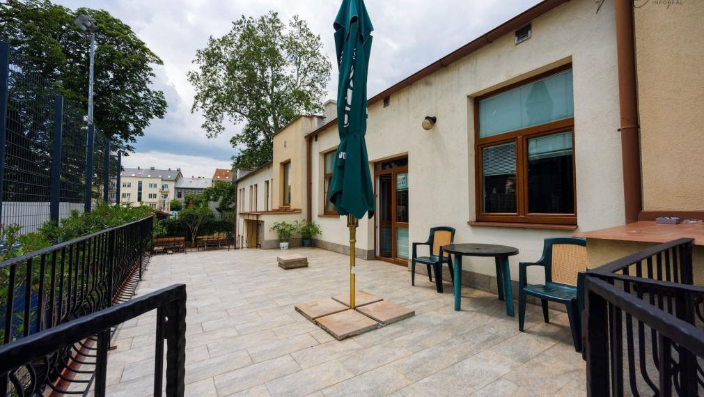 UBYTOVŇA V MESTSKOM PARKU KOŠICE, pozemok, parkovisko