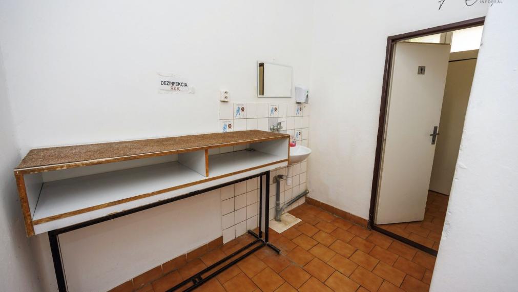 UBYTOVŇA V MESTSKOM PARKU KOŠICE, pozemok, parkovisko