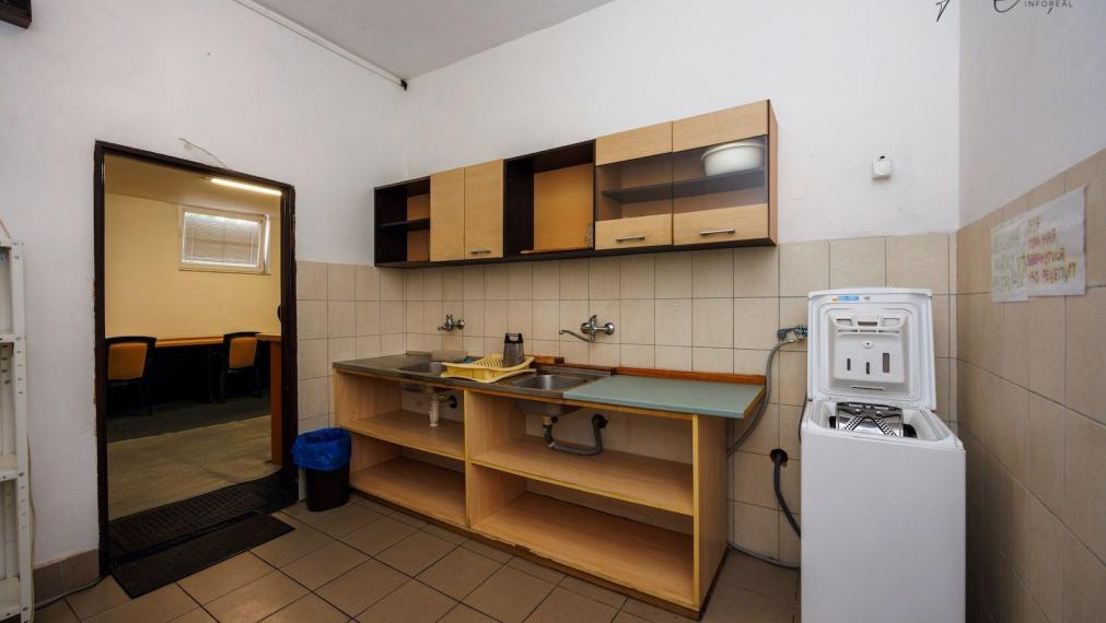 UBYTOVŇA V MESTSKOM PARKU KOŠICE, pozemok, parkovisko