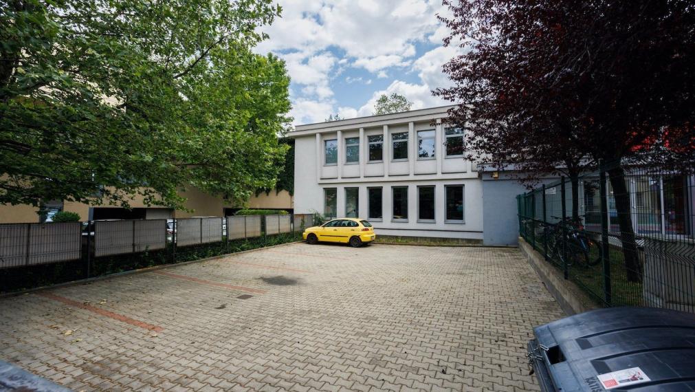 UBYTOVŇA V MESTSKOM PARKU KOŠICE, pozemok, parkovisko