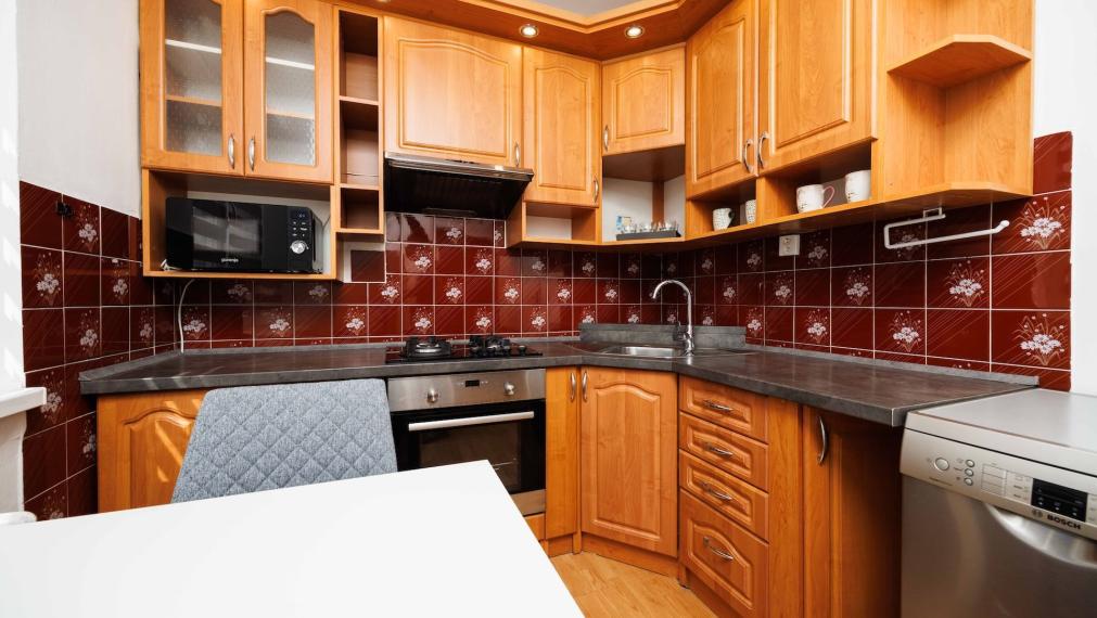 PRENÁJOM: 2-izb. PRI CENTRE | Južná trieda 22 | zariadený | Loggia | rekonštruovaný