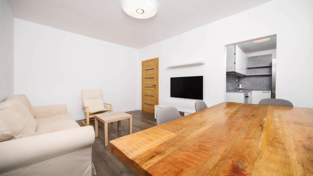 PRENÁJOM. 3 izb. byt, kompl. rek., 68 m2, 5/5 p., loggia, pivnica, Košice - Terasa