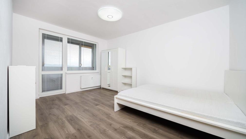 PRENÁJOM. 3 izb. byt, kompl. rek., 68 m2, 5/5 p., loggia, pivnica, Košice - Terasa