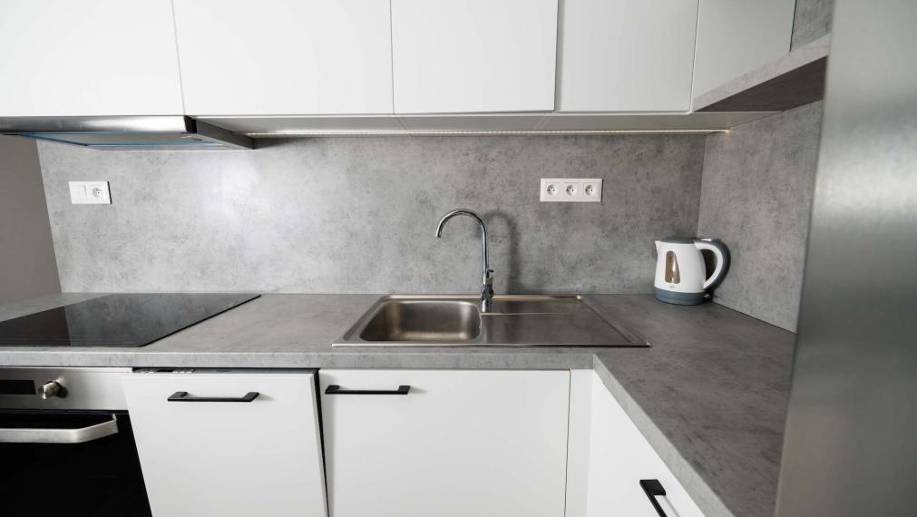 PRENÁJOM. 3 izb. byt, kompl. rek., 68 m2, 5/5 p., loggia, pivnica, Košice - Terasa