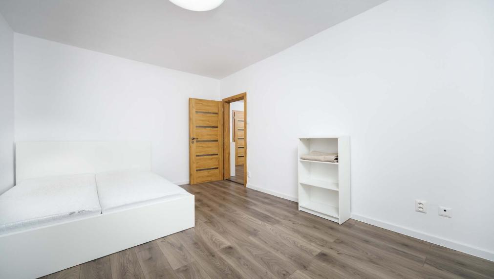 PRENÁJOM. 3 izb. byt, kompl. rek., 68 m2, 5/5 p., loggia, pivnica, Košice - Terasa