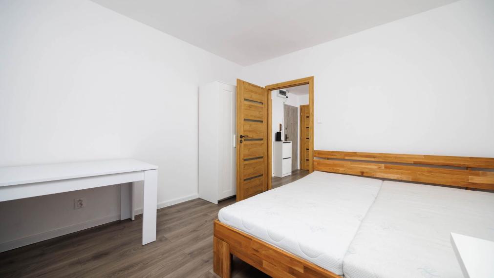 PRENÁJOM. 3 izb. byt, kompl. rek., 68 m2, 5/5 p., loggia, pivnica, Košice - Terasa