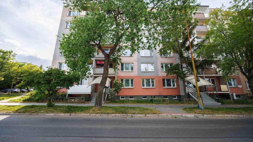 PRENÁJOM. 3 izb. byt, kompl. rek., 68 m2, 5/5 p., loggia, pivnica, Košice - Terasa