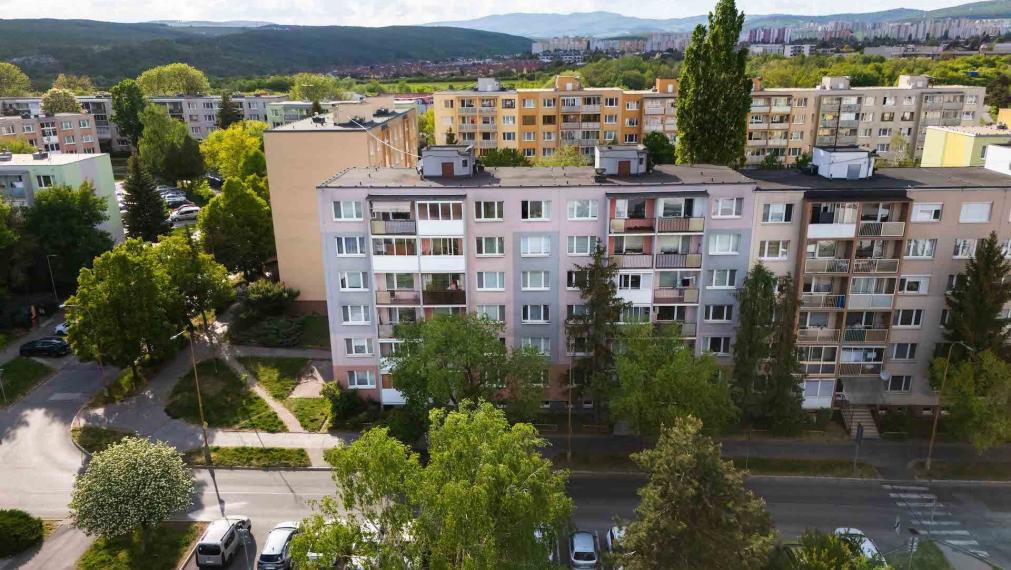PRENÁJOM. 3 izb. byt, kompl. rek., 68 m2, 5/5 p., loggia, pivnica, Košice - Terasa