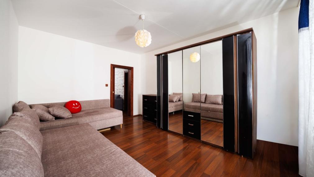 TOP: 2-izb. byt Nad jazerom, 51 m²: čiastočná rekonštrukcia, tichá lokalita a možnosť okamžitého prenájmu!