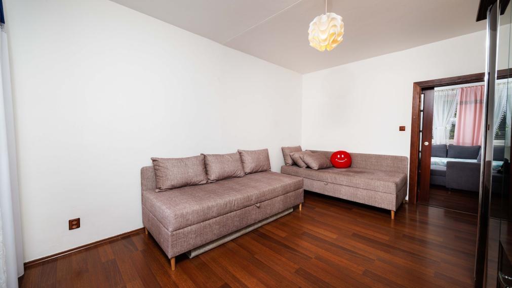 TOP: 2-izb. byt Nad jazerom, 51 m²: čiastočná rekonštrukcia, tichá lokalita a možnosť okamžitého prenájmu!