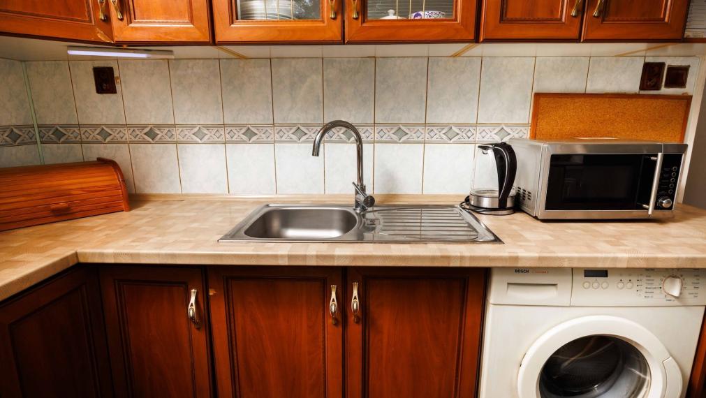 TOP: 2-izb. byt Nad jazerom, 51 m²: čiastočná rekonštrukcia, tichá lokalita a možnosť okamžitého prenájmu!