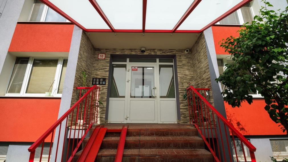TOP: 2-izb. byt Nad jazerom, 51 m²: čiastočná rekonštrukcia, tichá lokalita a možnosť okamžitého prenájmu!