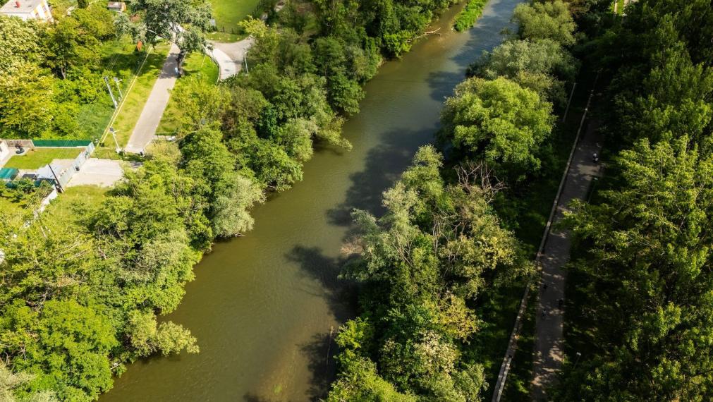 TOP: 2-izb. byt Nad jazerom, 51 m²: čiastočná rekonštrukcia, tichá lokalita a možnosť okamžitého prenájmu!